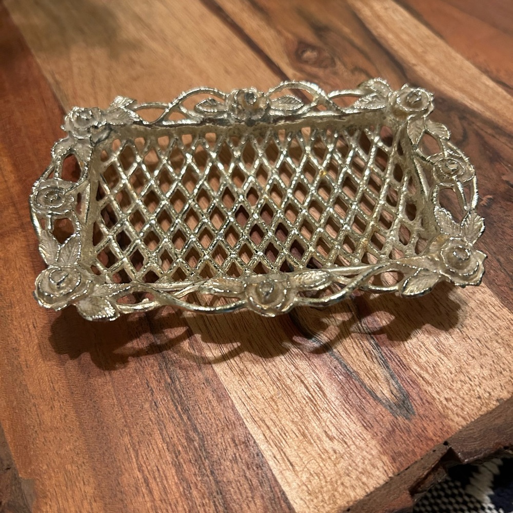 1960s vintage gold tone soap dish